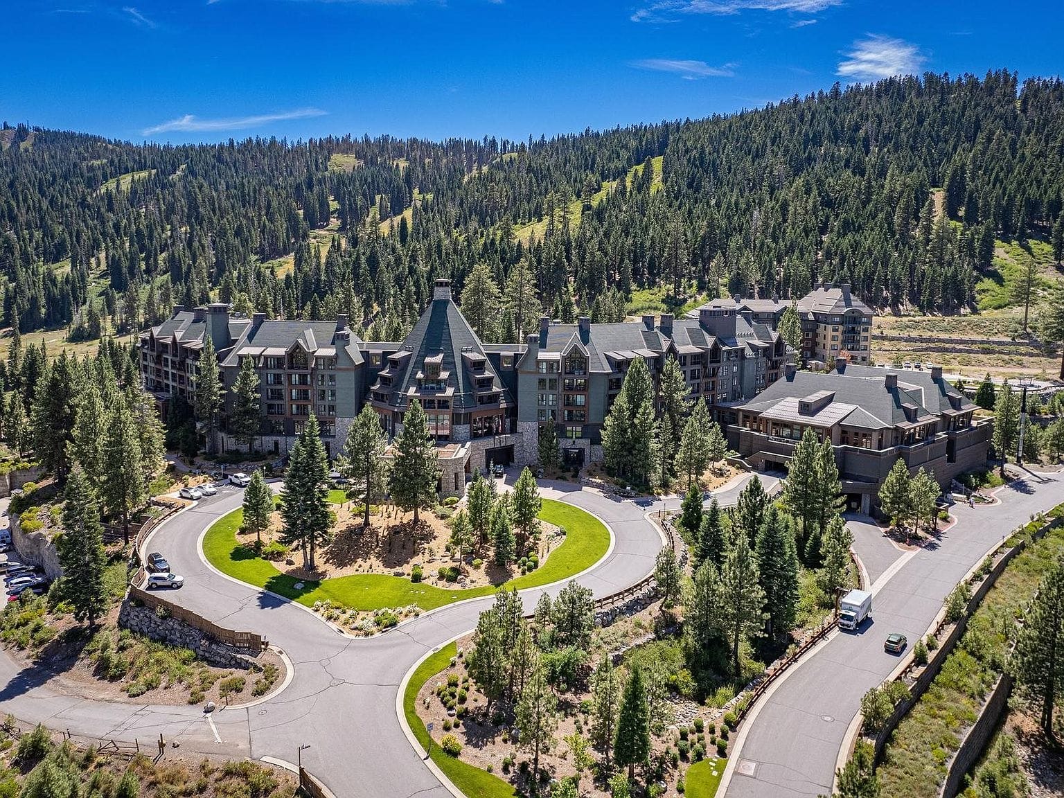 aerial of the Ritz-Carlton residence set in the pines